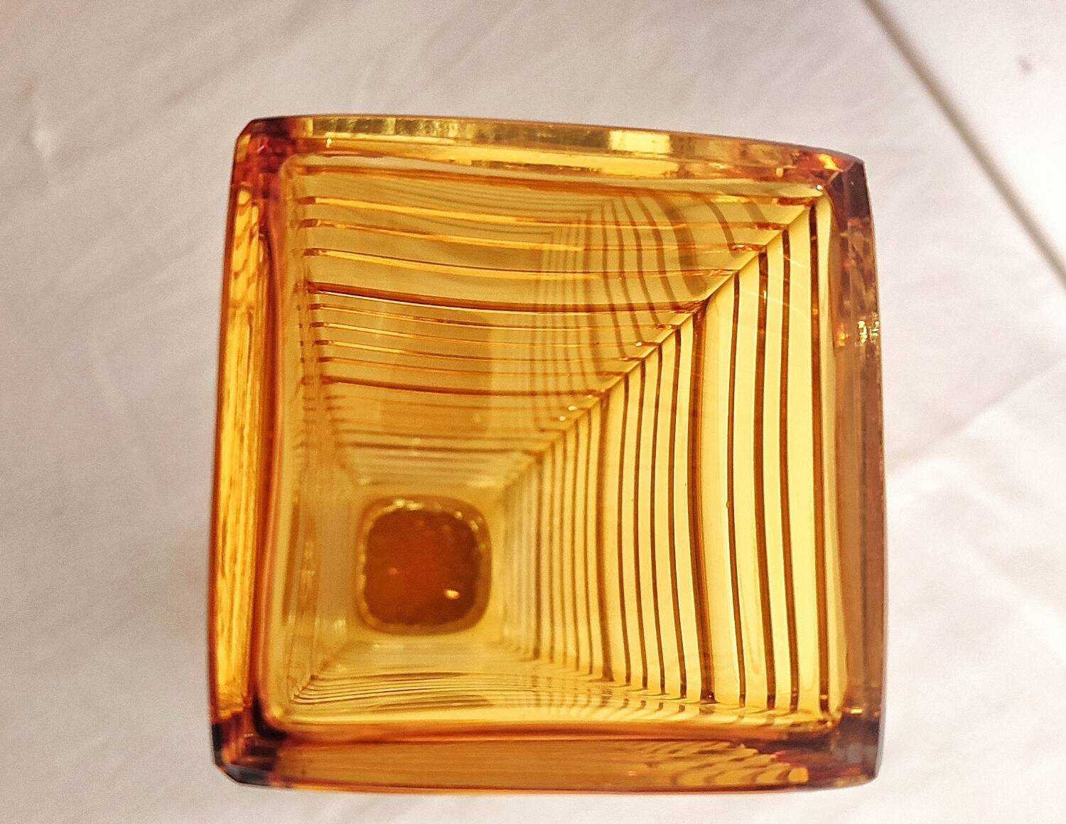 Jarrón de cristal con base de plata. Italia, 1970s