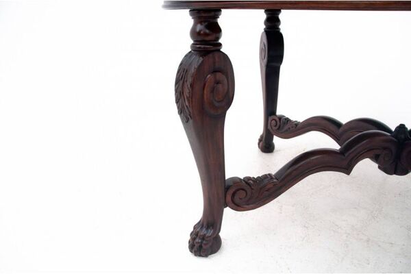 Table, Europe occidentale, vers 1900. Après rénovation.
