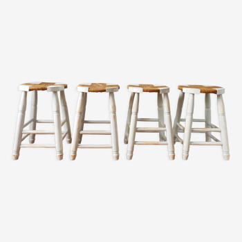 Tabourets esprit brutaliste patinés