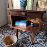 Bedside feet spindles years 50.