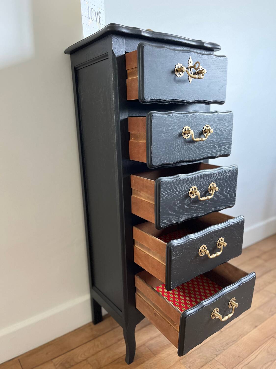 Old chest of drawers refurbished