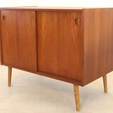 Danish vintage design cabinet with sliding doors 'Farum'