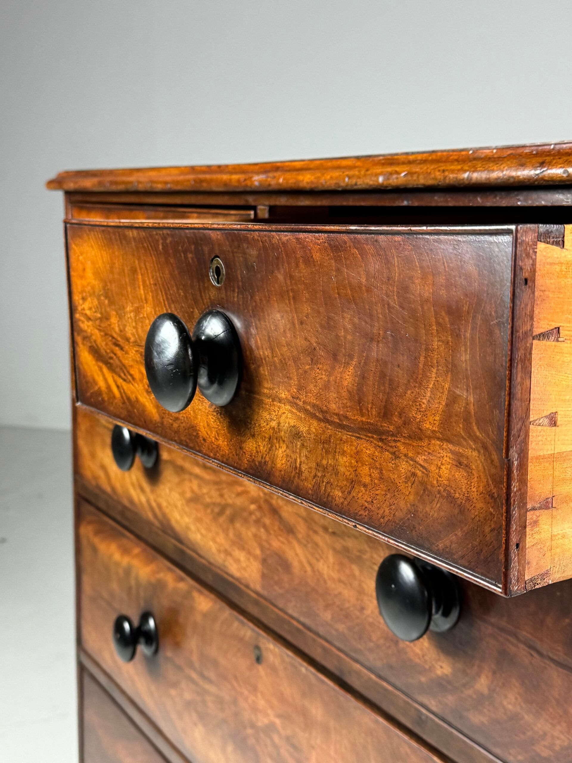Commode en acajou, 19ème siècle