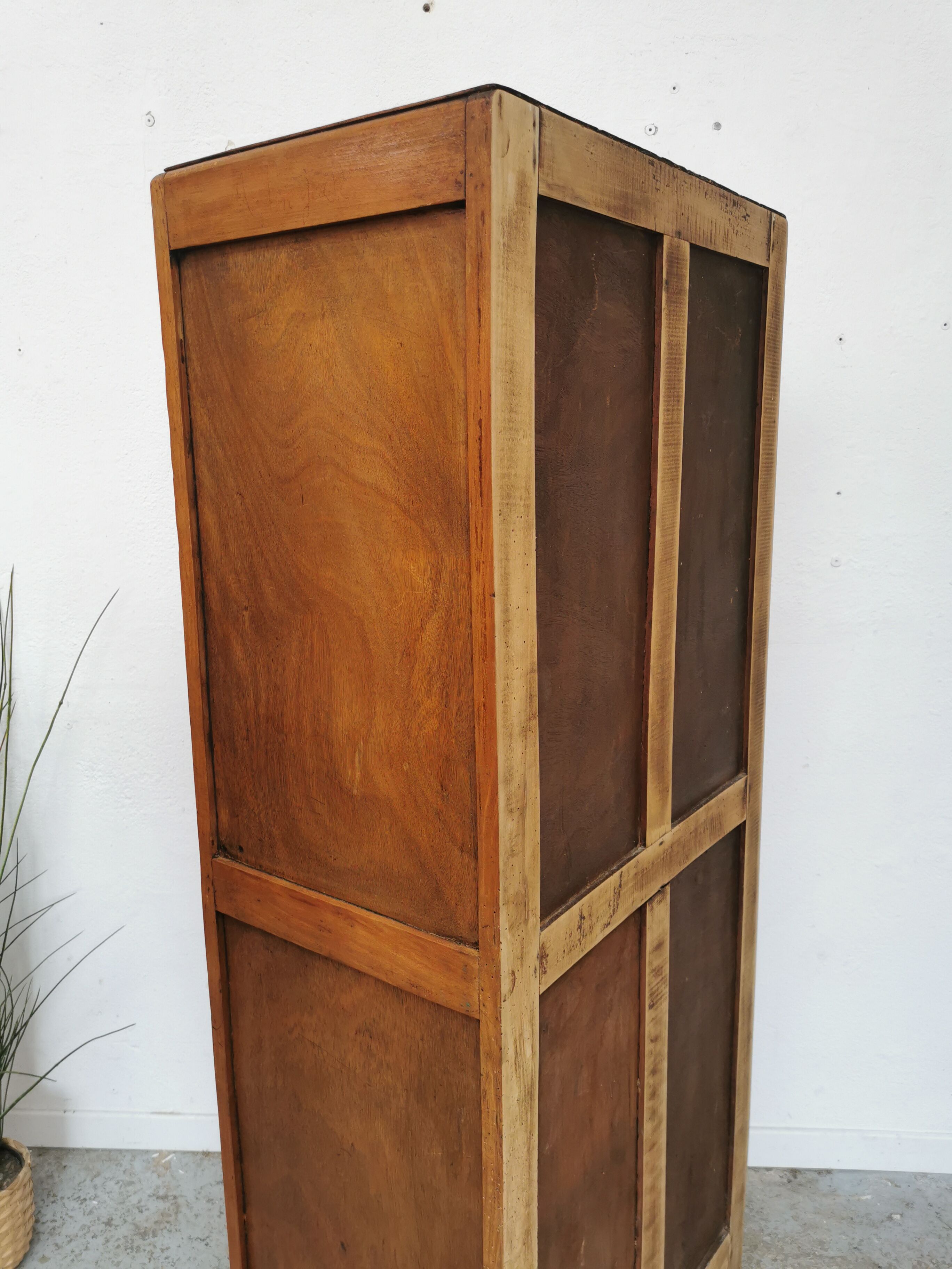 Armoire parisienne vitrée