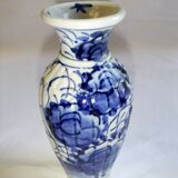 Vase chinois ancien céramique décor de fleurs blanc bleu