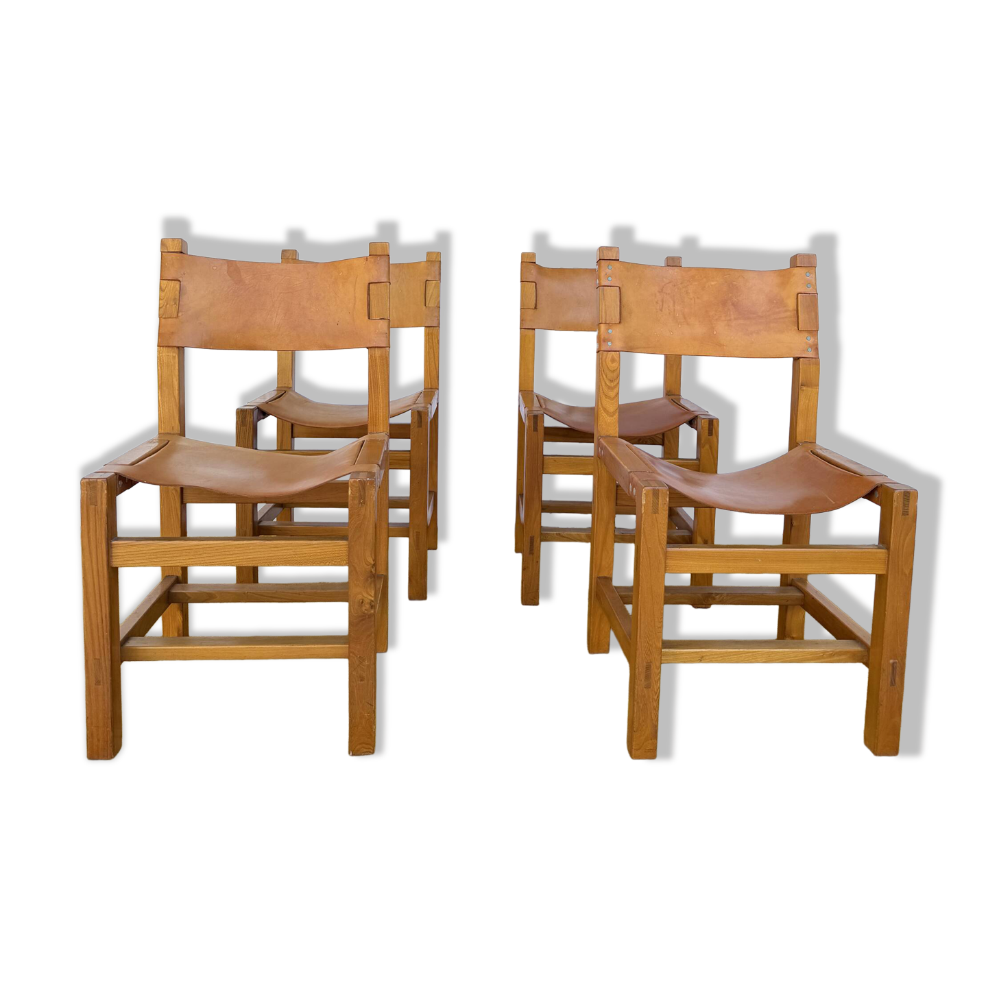 Set of 4 chairs Maison Regain in leather and solid elm.
