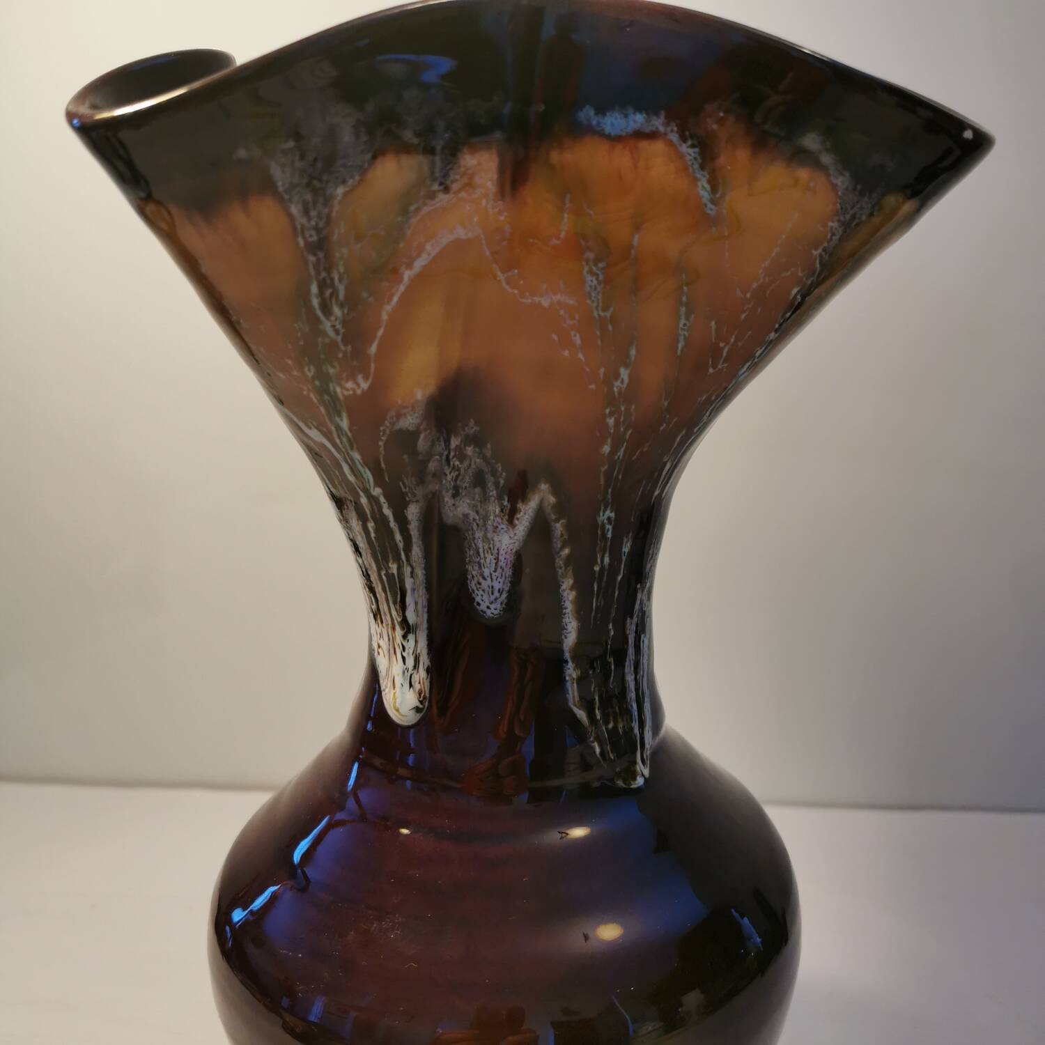 Vallauris vase brown tulip structure