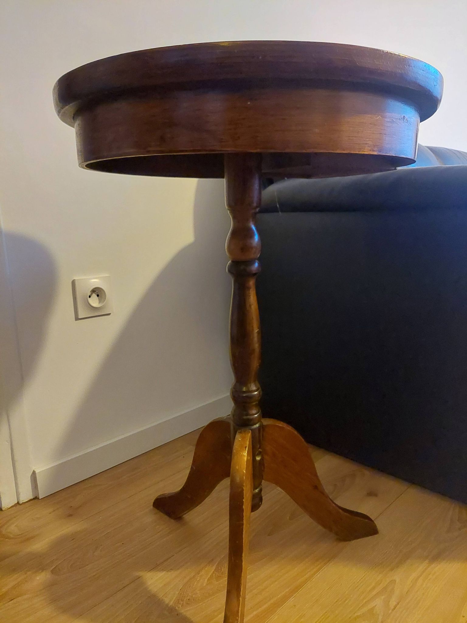 Guéridon, table d'appoint ancienne en bois