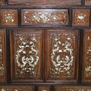 19th-century Chinese cabinet inlaid with mother-of-pearl