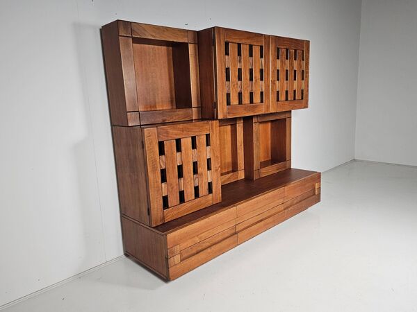 Buffet Plato en bois de noyer massif par Ferdinando Meccani, 1969