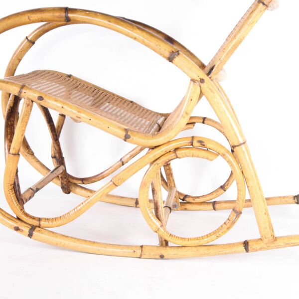 Chaise à bascule en rotin
