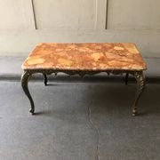 Table basse en marbre brèche
