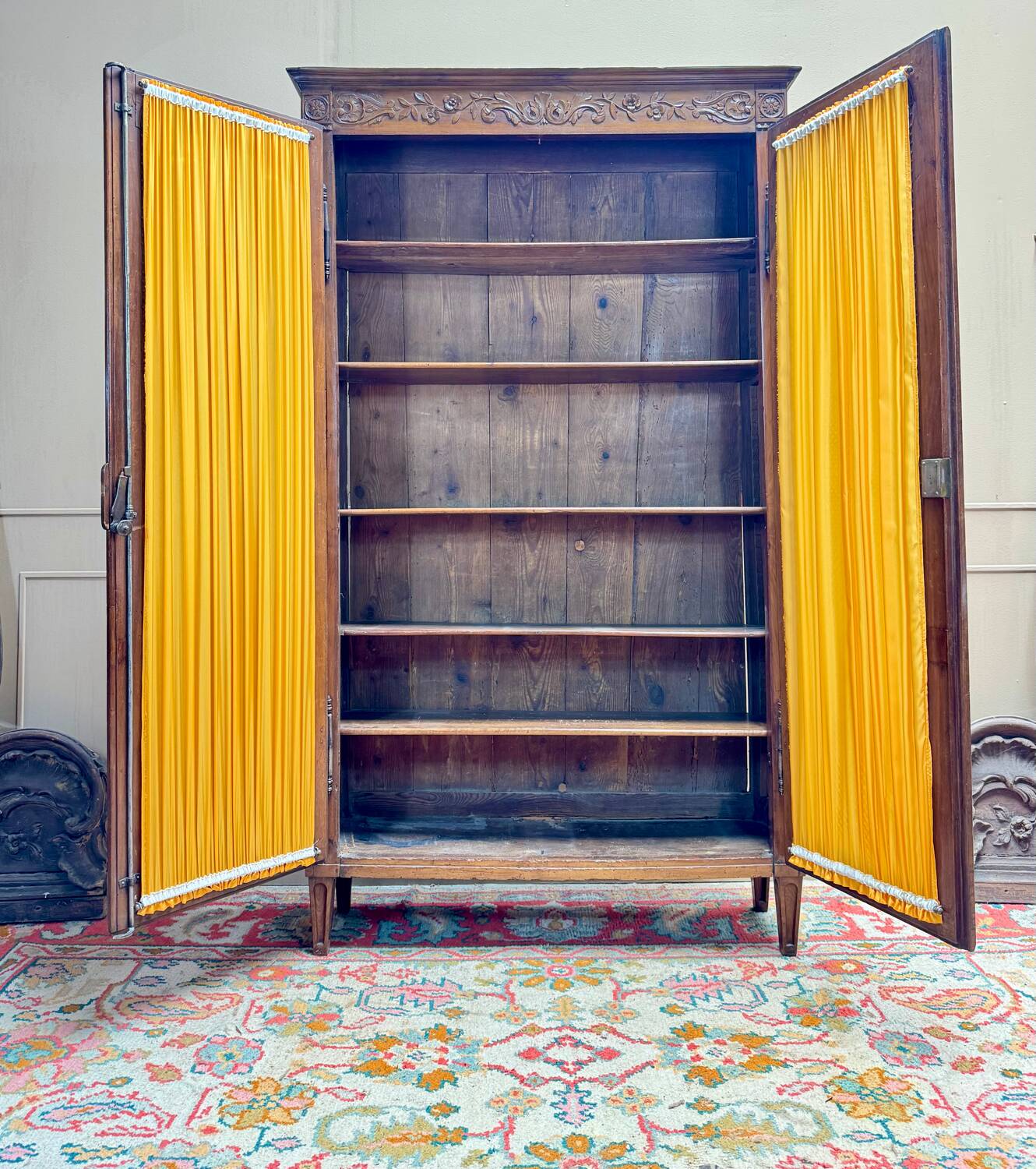 Provençal walnut bookcase from the Louis XVI period, 18th century