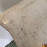 Cheminée de style Louis XV en marbre blanc de Carrare XIX siècle