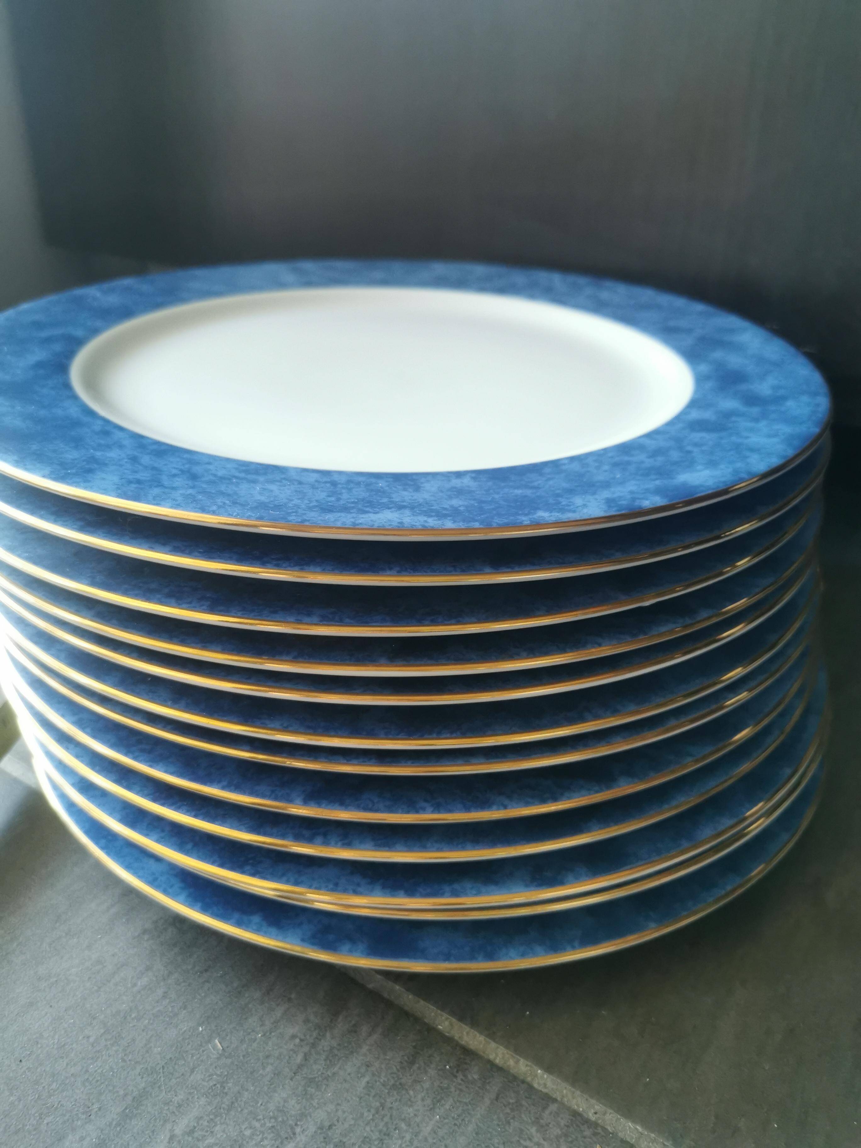 Service plate with blue marbled decoration – 27 cm