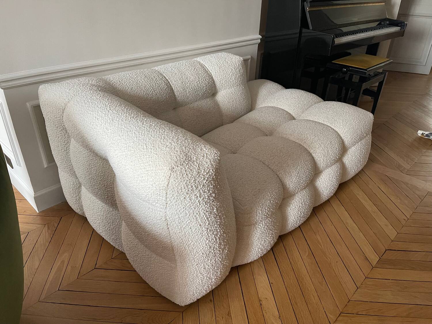 Ecru chaise longue sofa