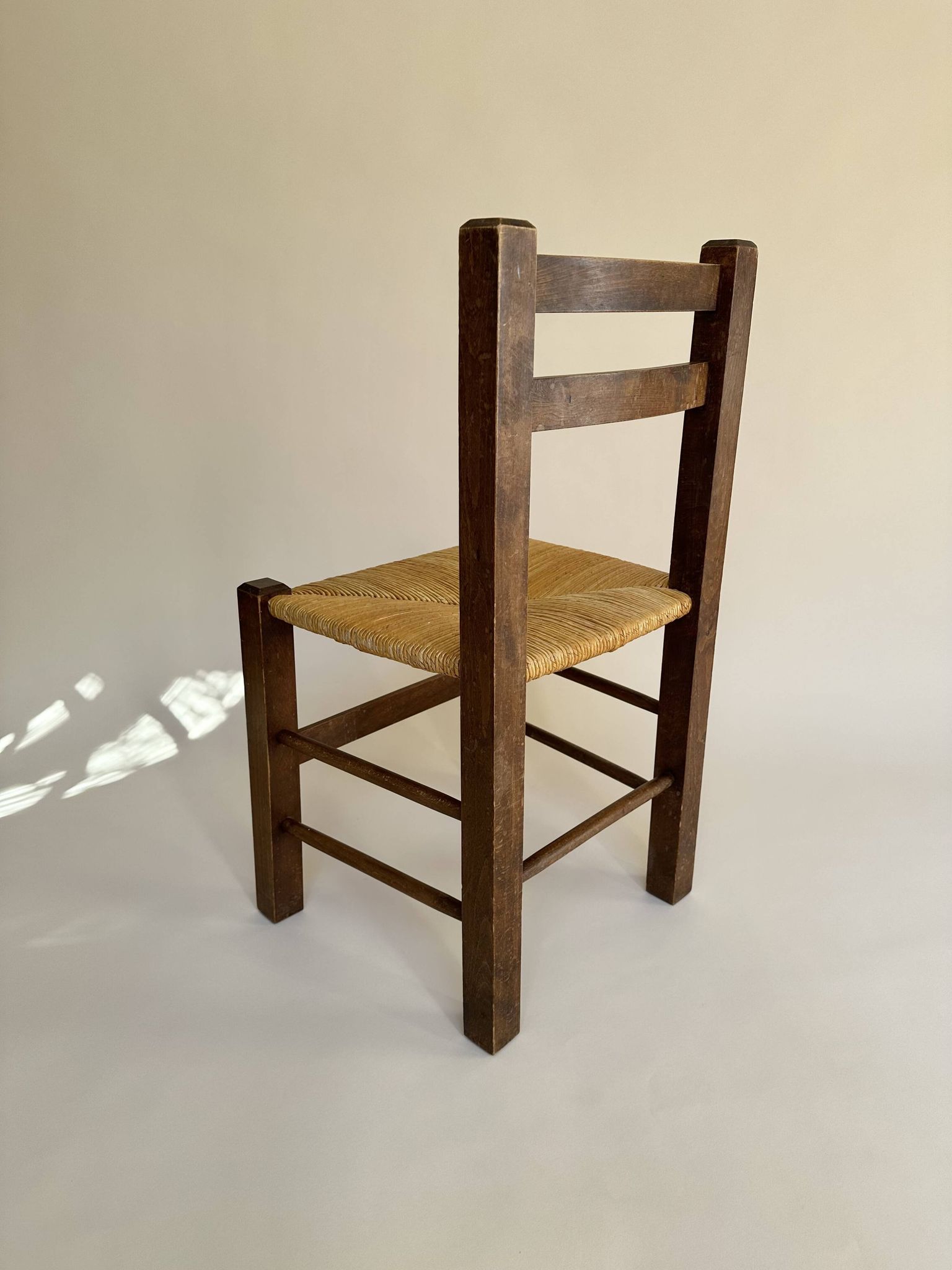 Set de quatre chaises paysannes paillées