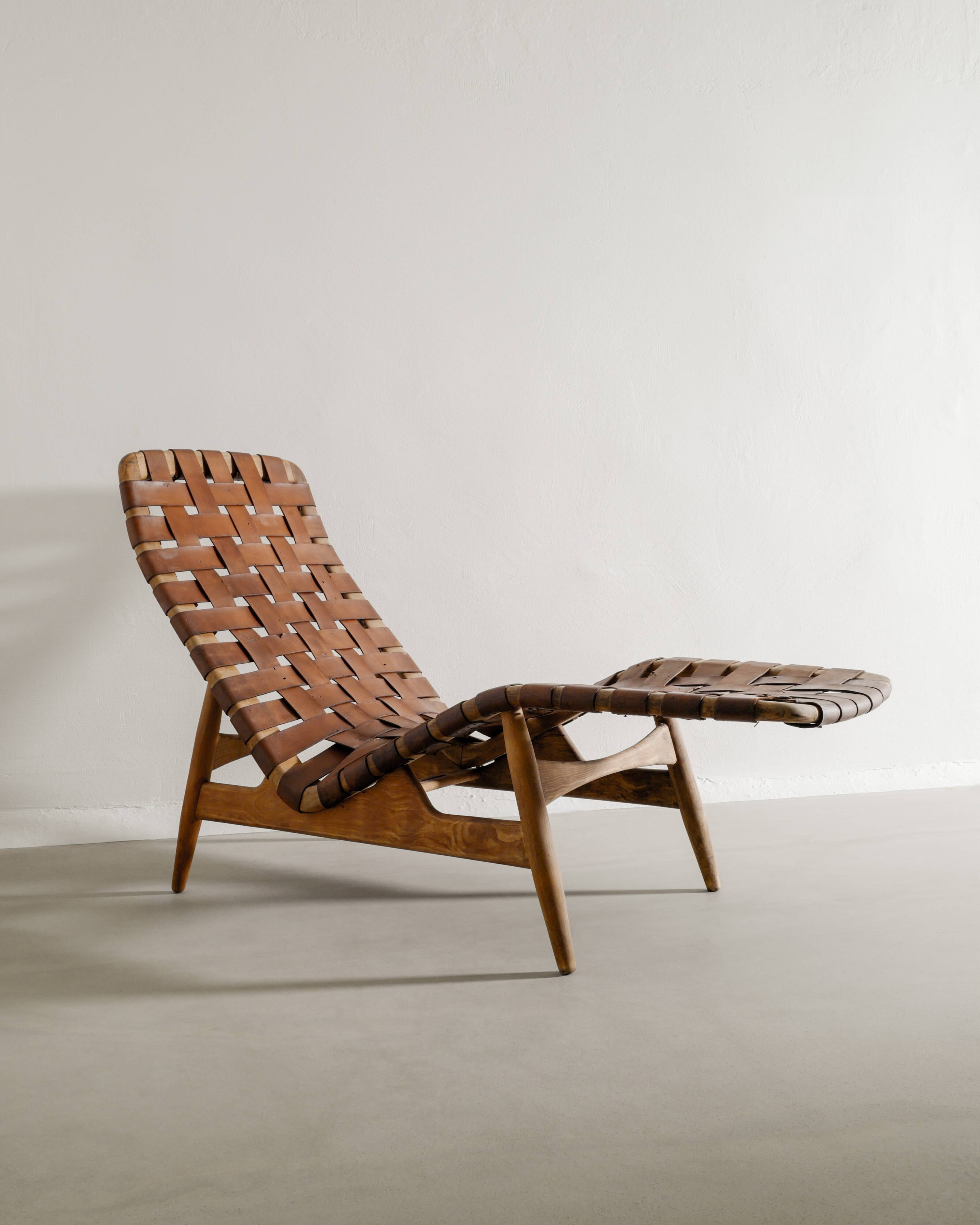 Danish Modern Wooden Chaise Lounge Chair by Arne Vodder, 1950s