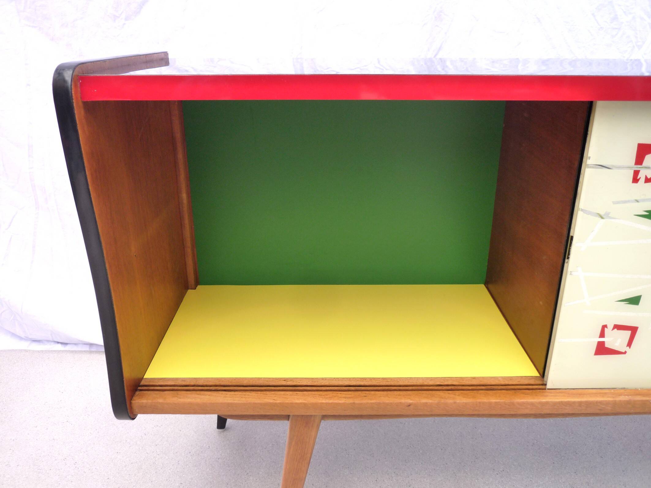 Vintage sideboard with 2 sliding glass doors