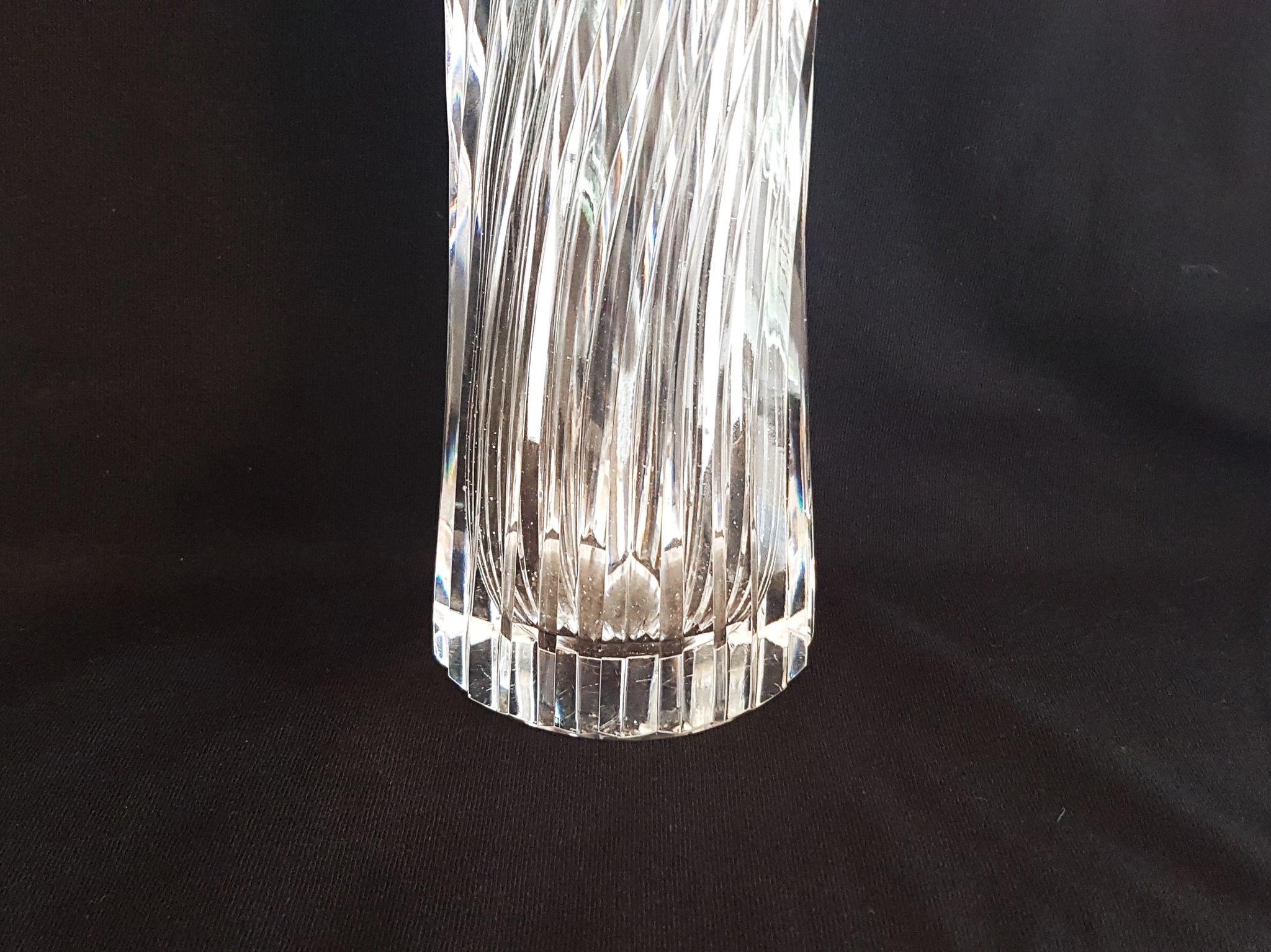Vase rouleau en cristal taillé Val Saint Lambert