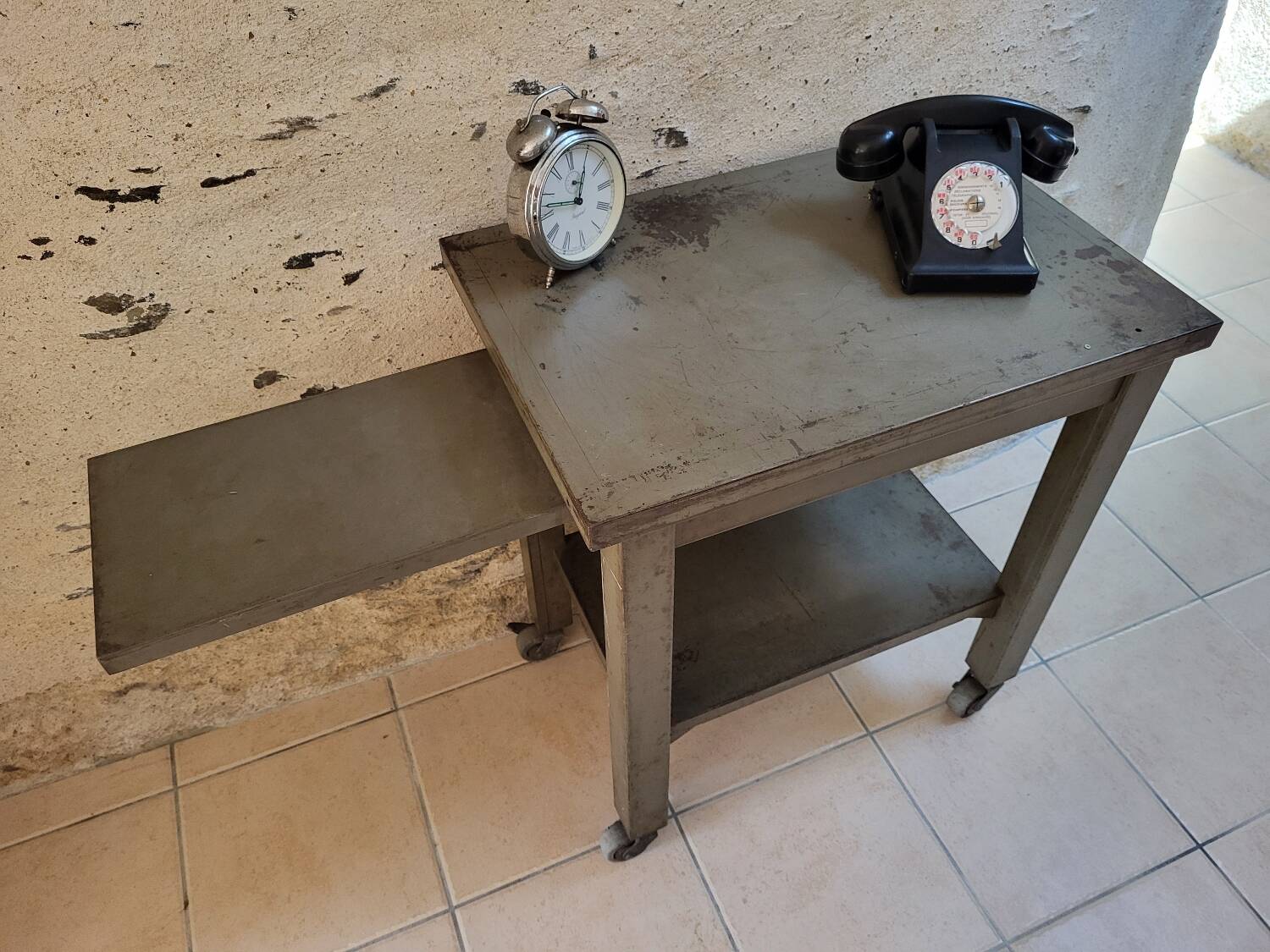 Metal serving trolley