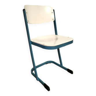 20 Chaises d'école bleues du designer Karl Northheler