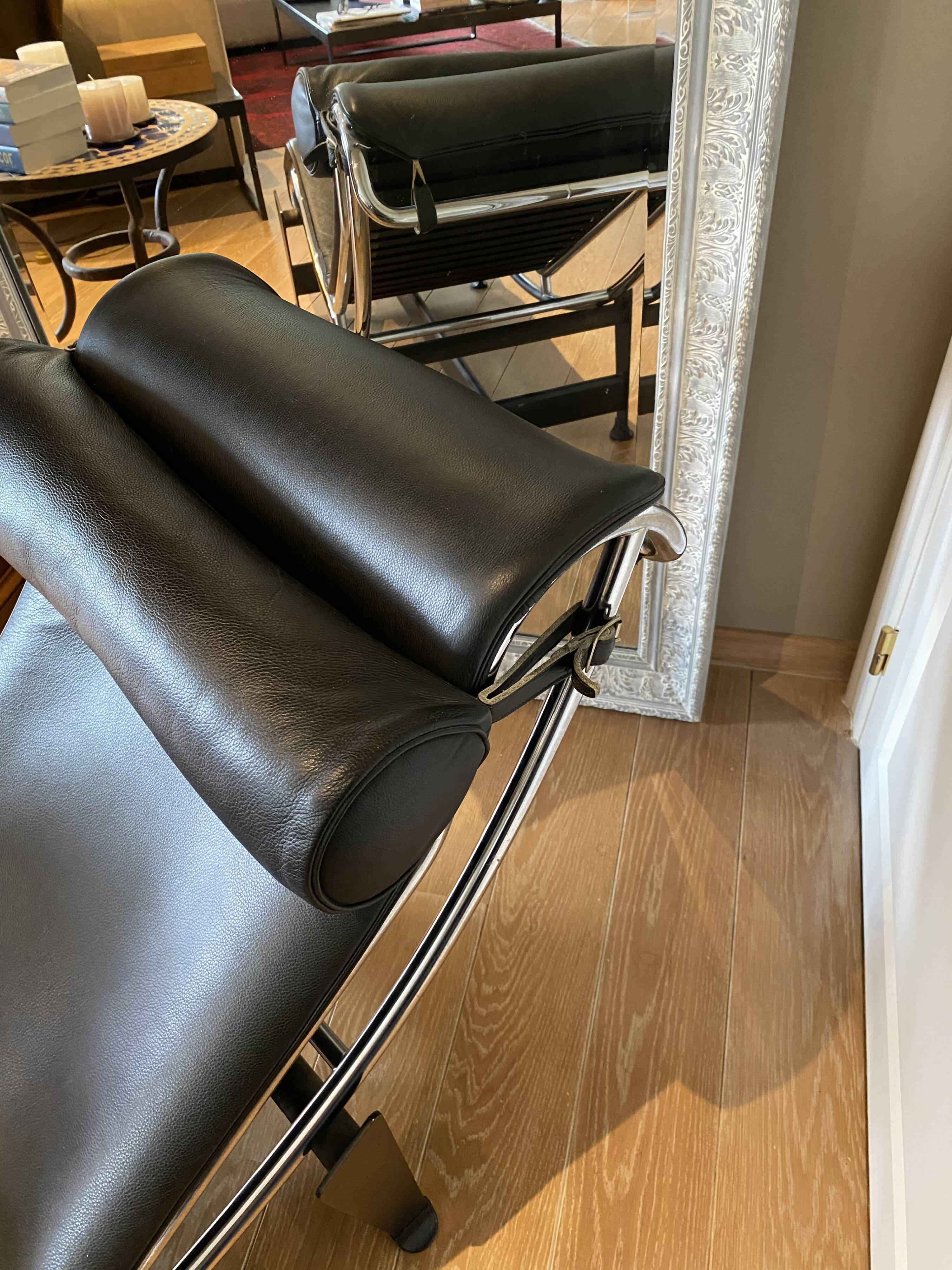 Le Corbusier LC4 CASSINA lounge chair