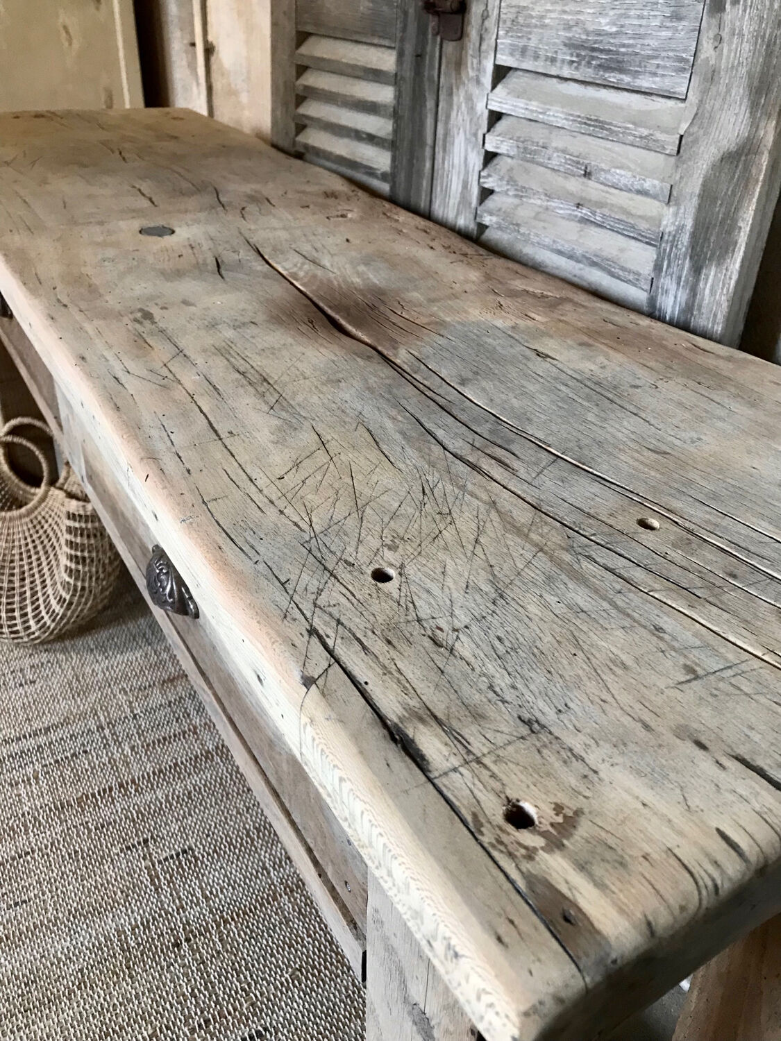 Workbench with drawers