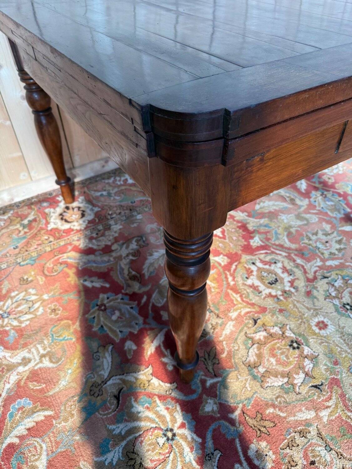 Extendable table with integrated leaves – Second Empire style – 19th century – Solid wood
