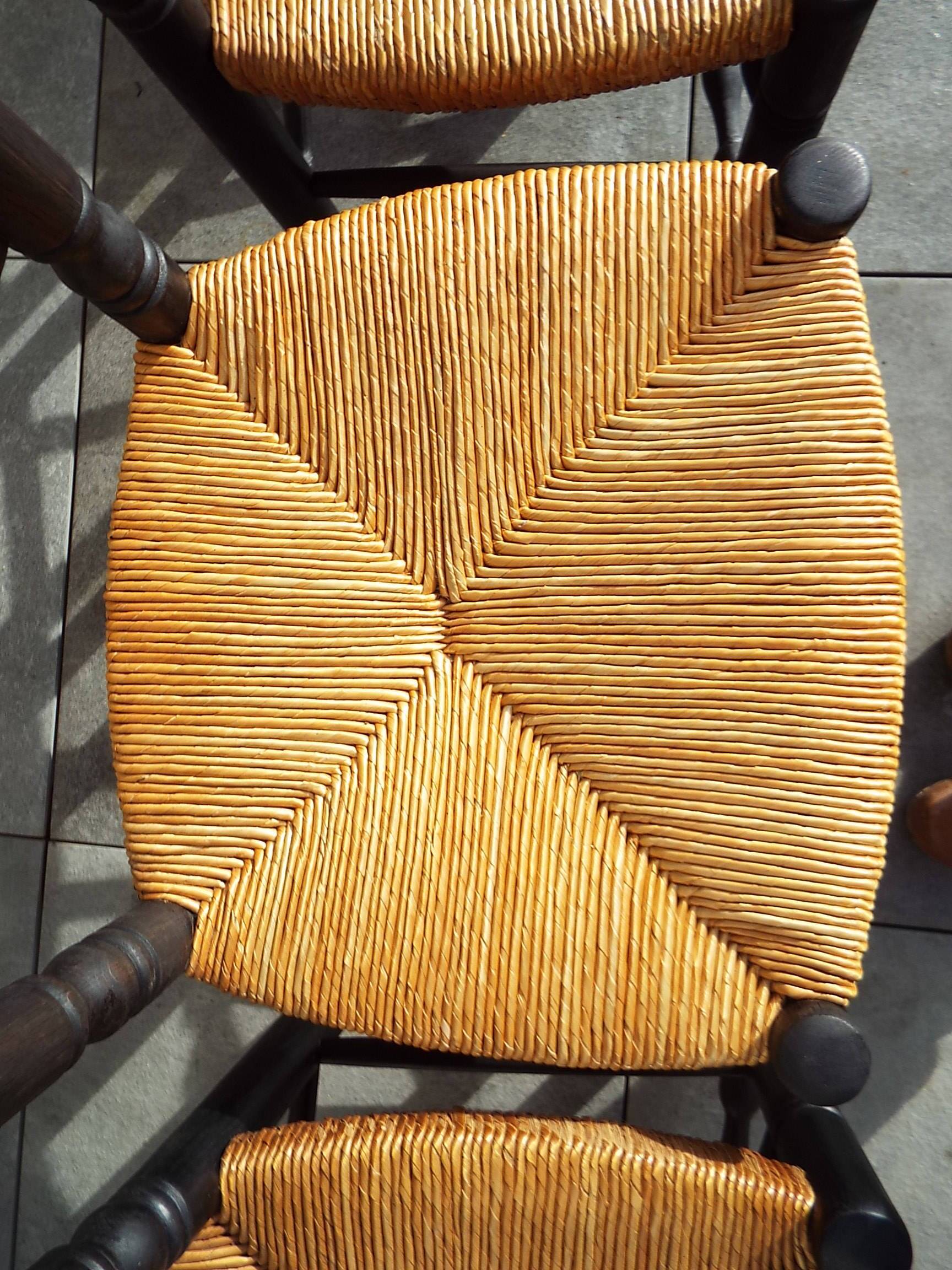 6 straw chairs with high backs