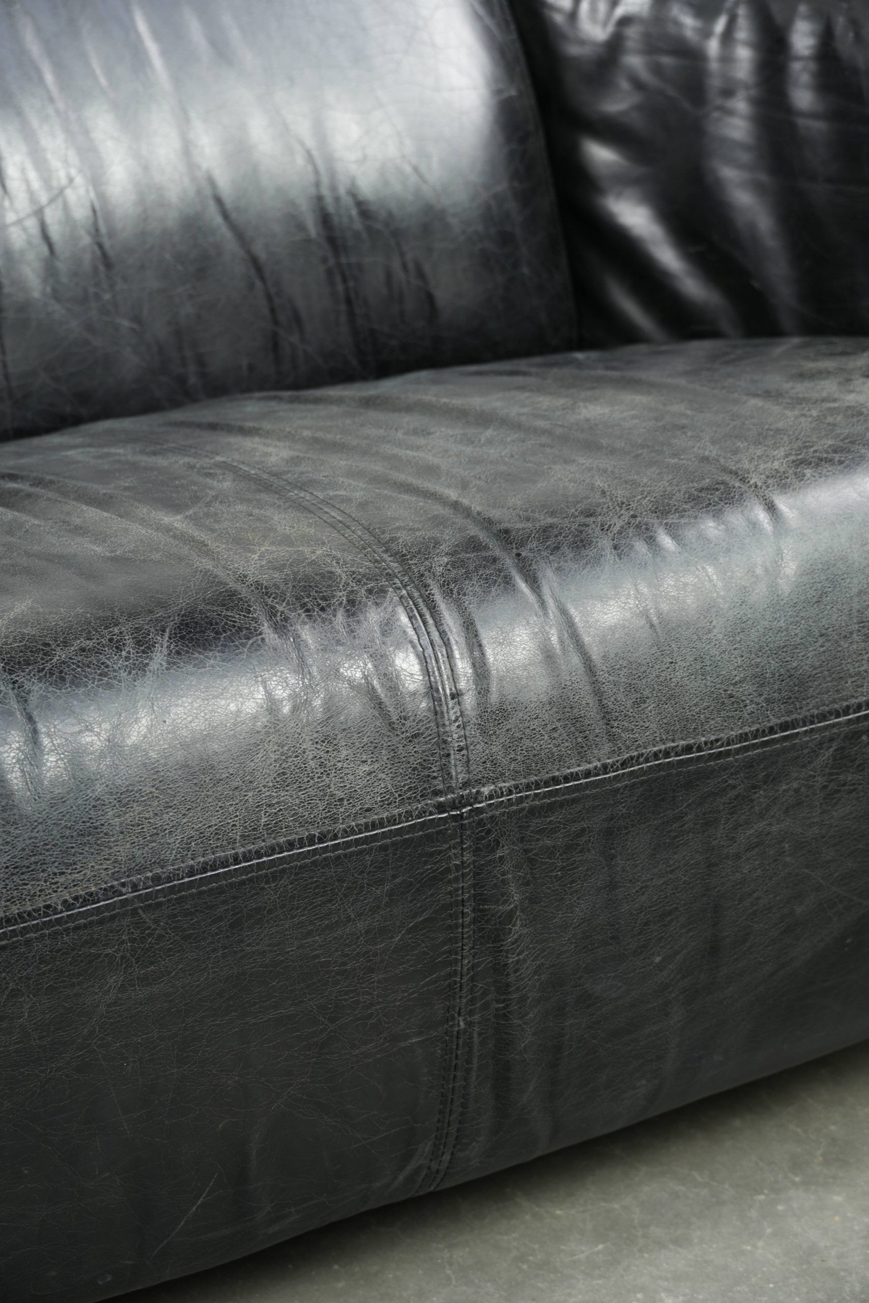 Amazing and unique cowhide aviator design bench, 2-seater