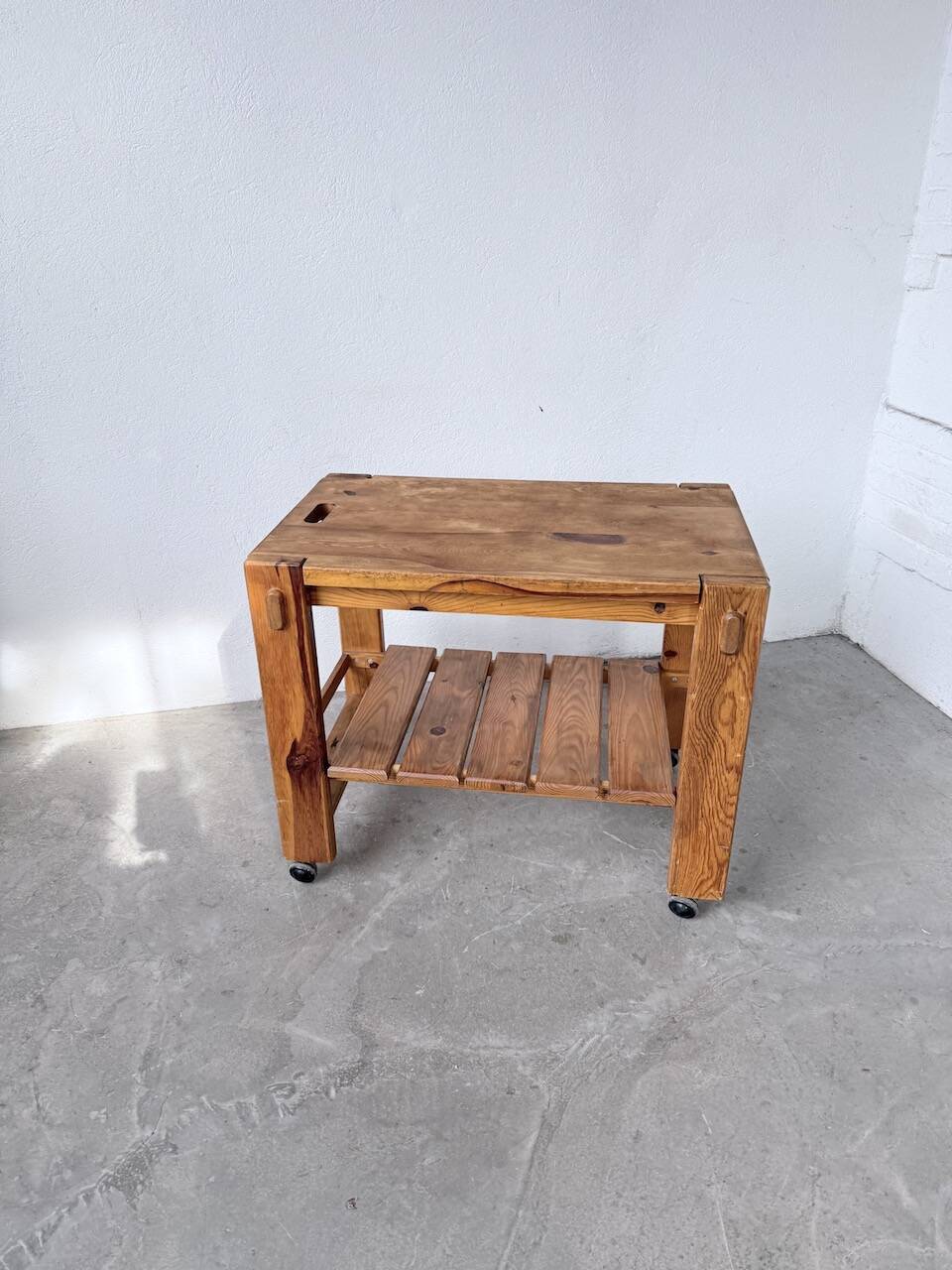 1980 pine wheeled console table