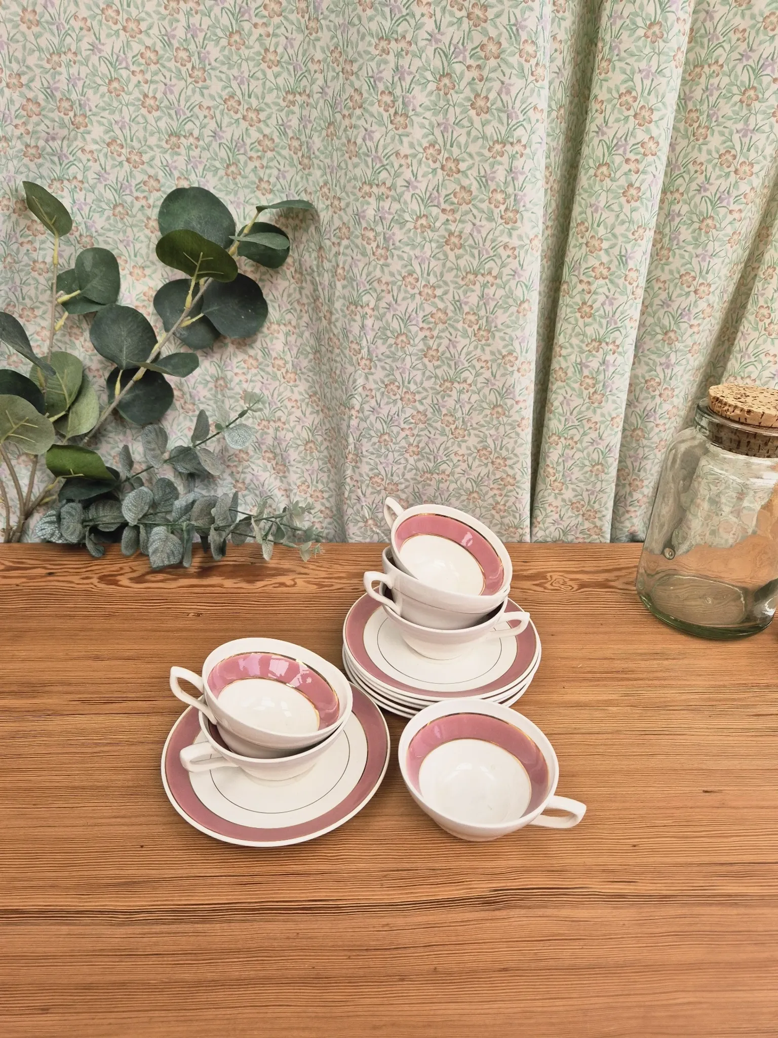 6 vintage coffee cups