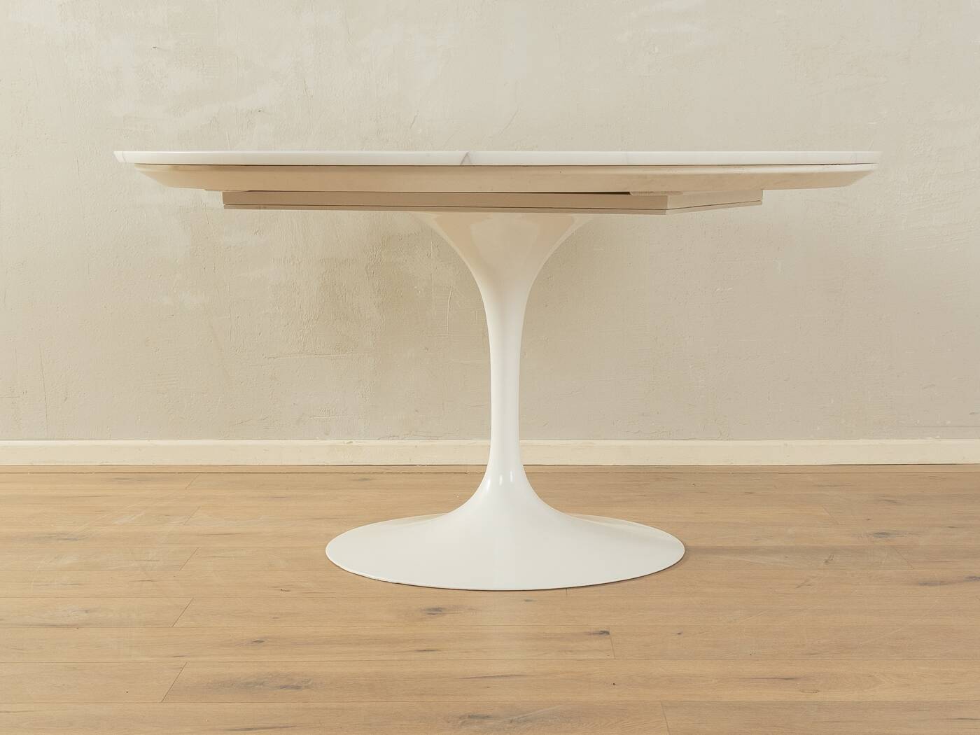 Tulip table by Eero Saarinen, Ø 133 cm