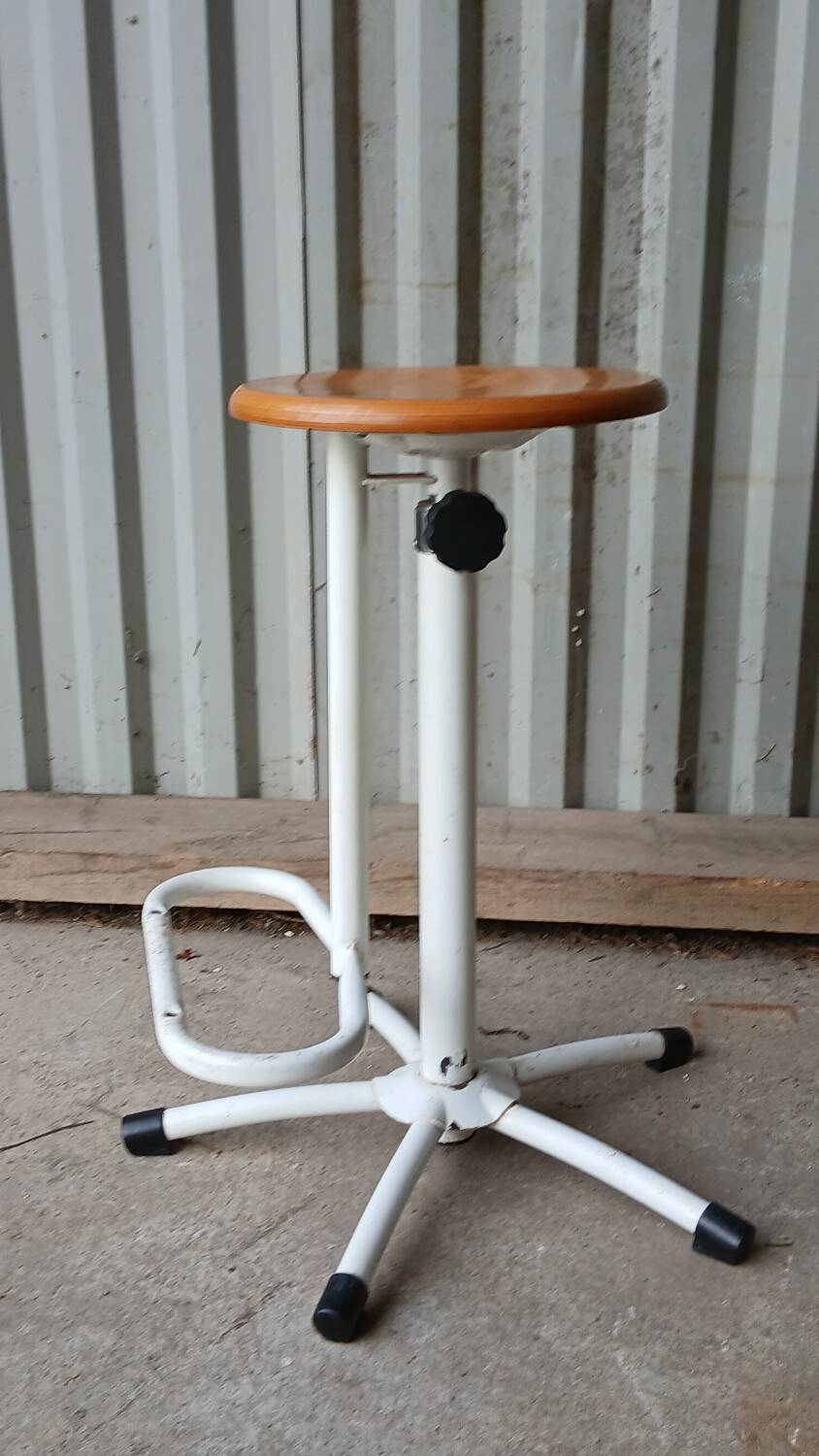 Telescopic bar or workshop stool