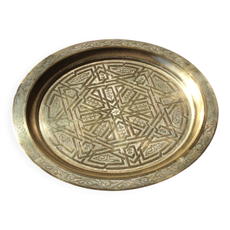 Large Moroccan chiseled copper tray / 62 cm in diameter