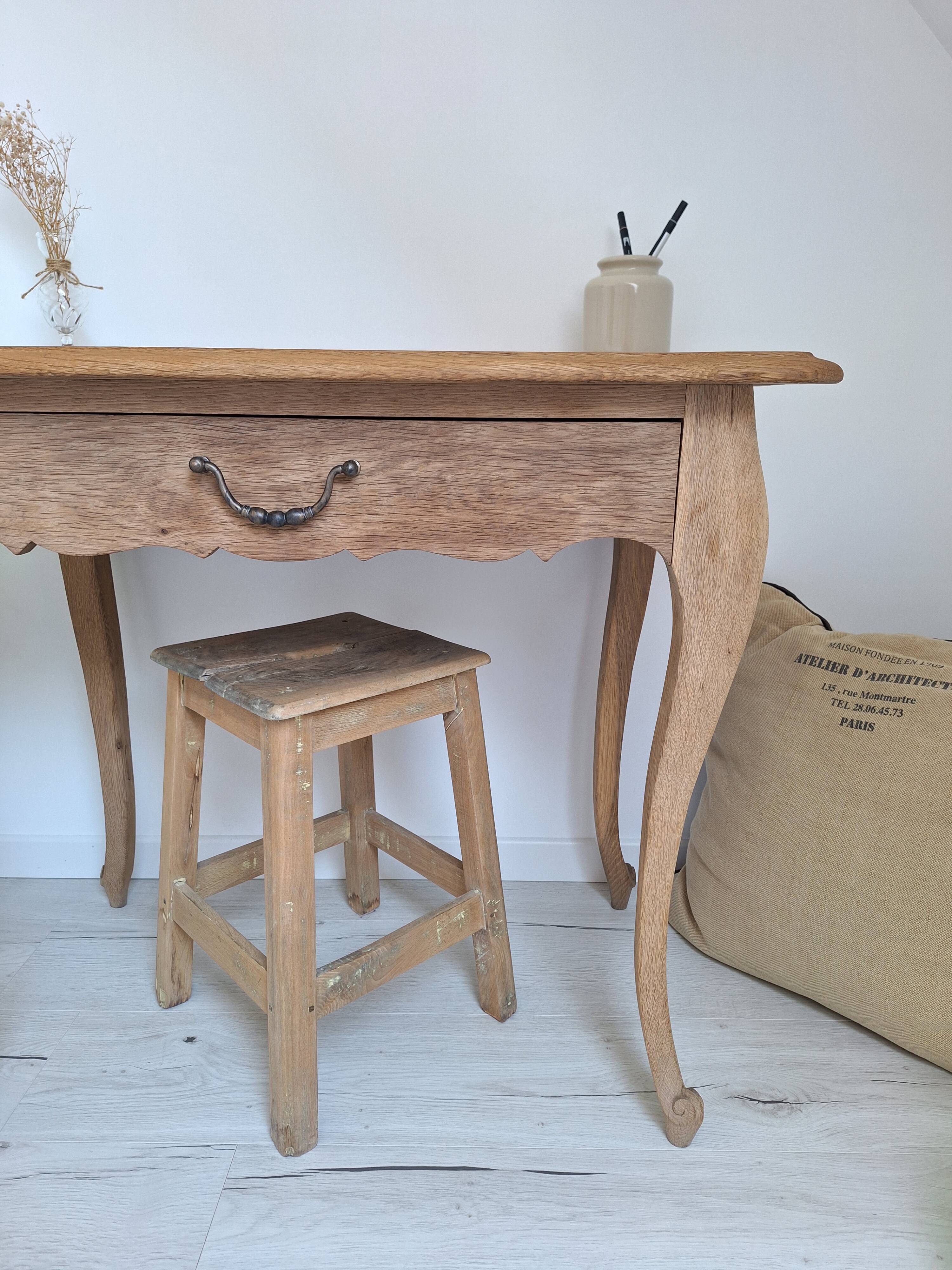 Occasional table, antique desk in solid oak in Louis XV style.