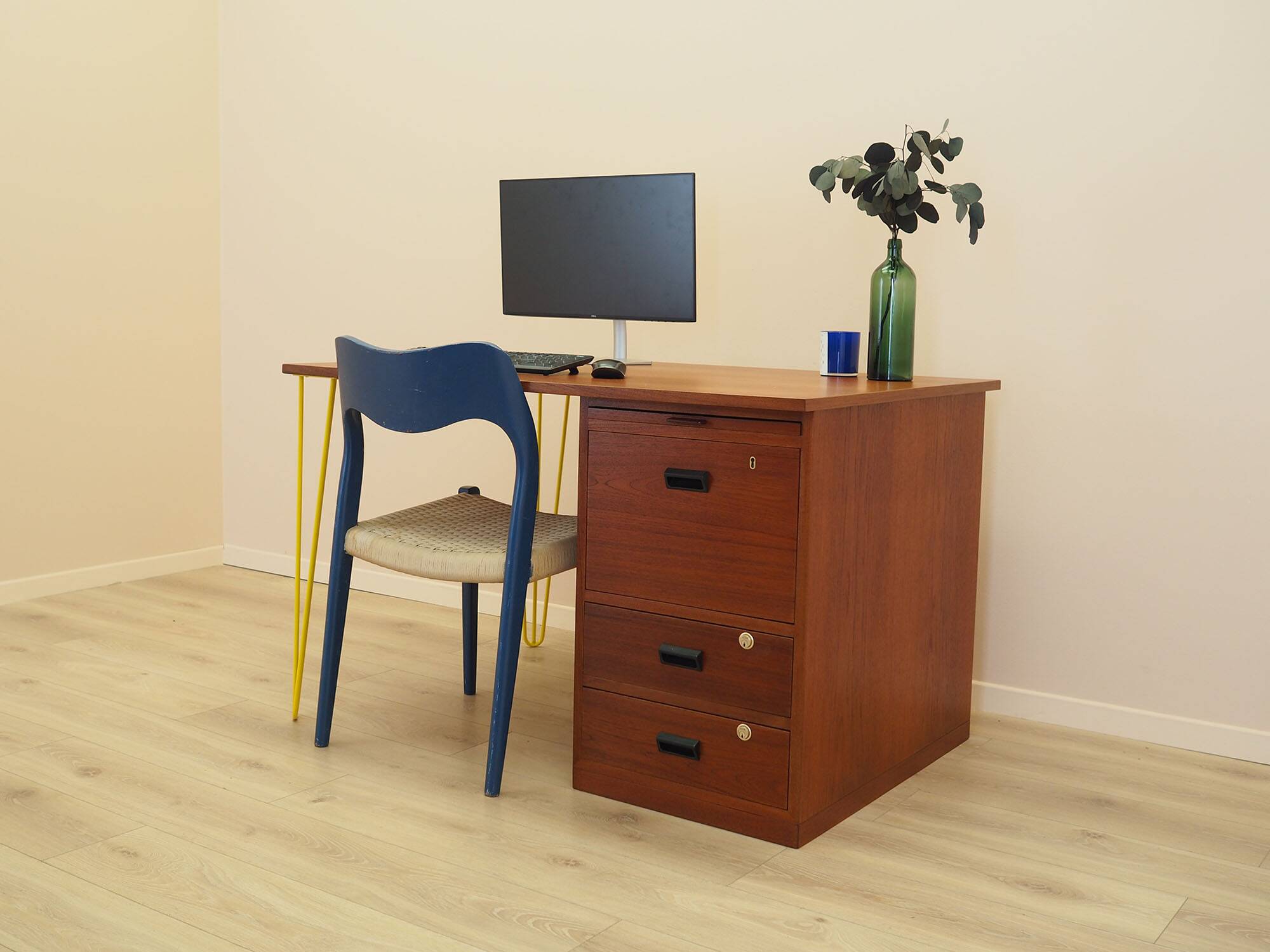 Teak desk, Danish design, 1970s, manufactured by Bornholm Møbelfabrik