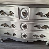 Louis XV style crossbow-shaped commode