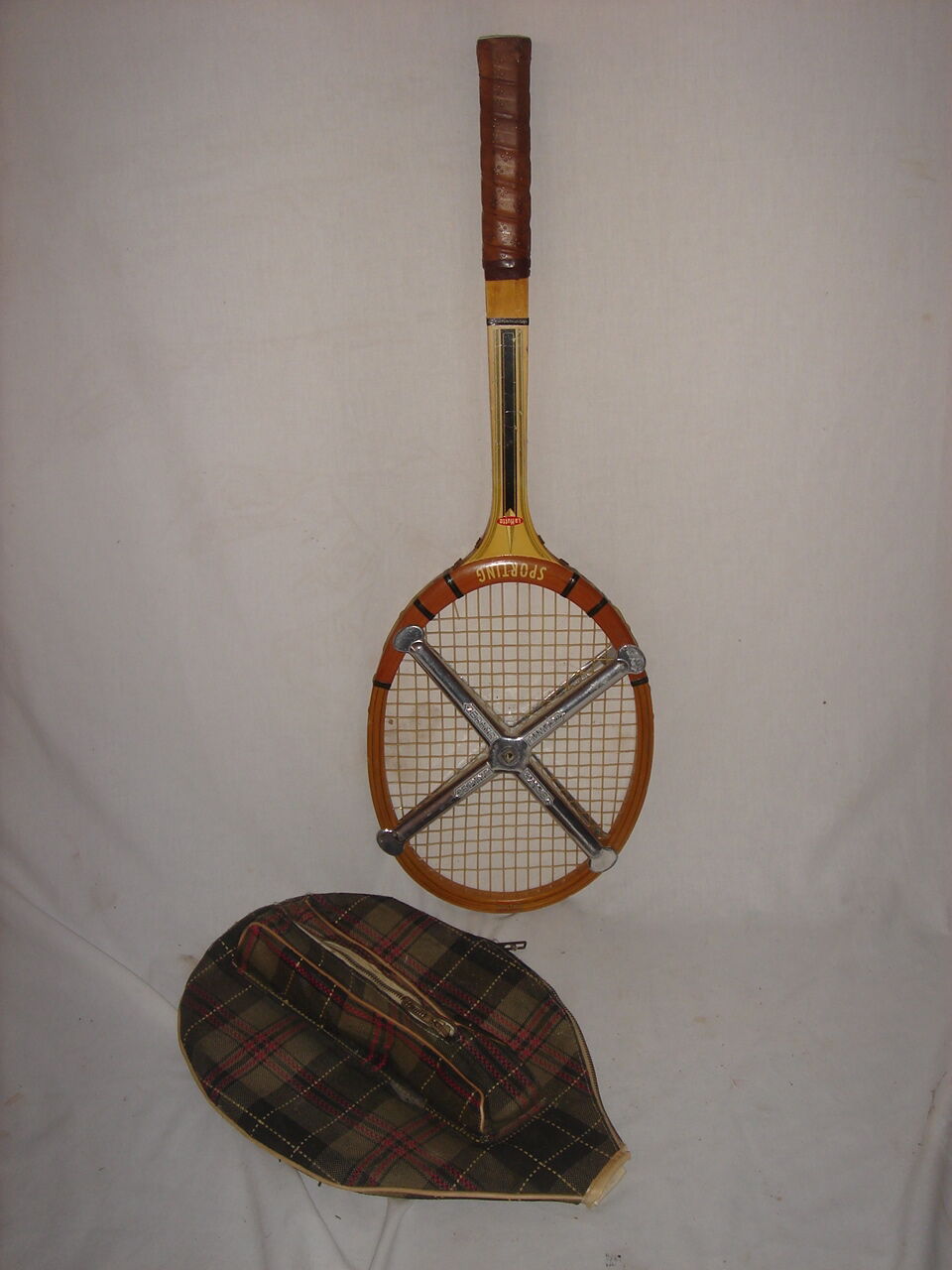 Former tennis racket Donnay La Hutte Sporting Intersport 1960