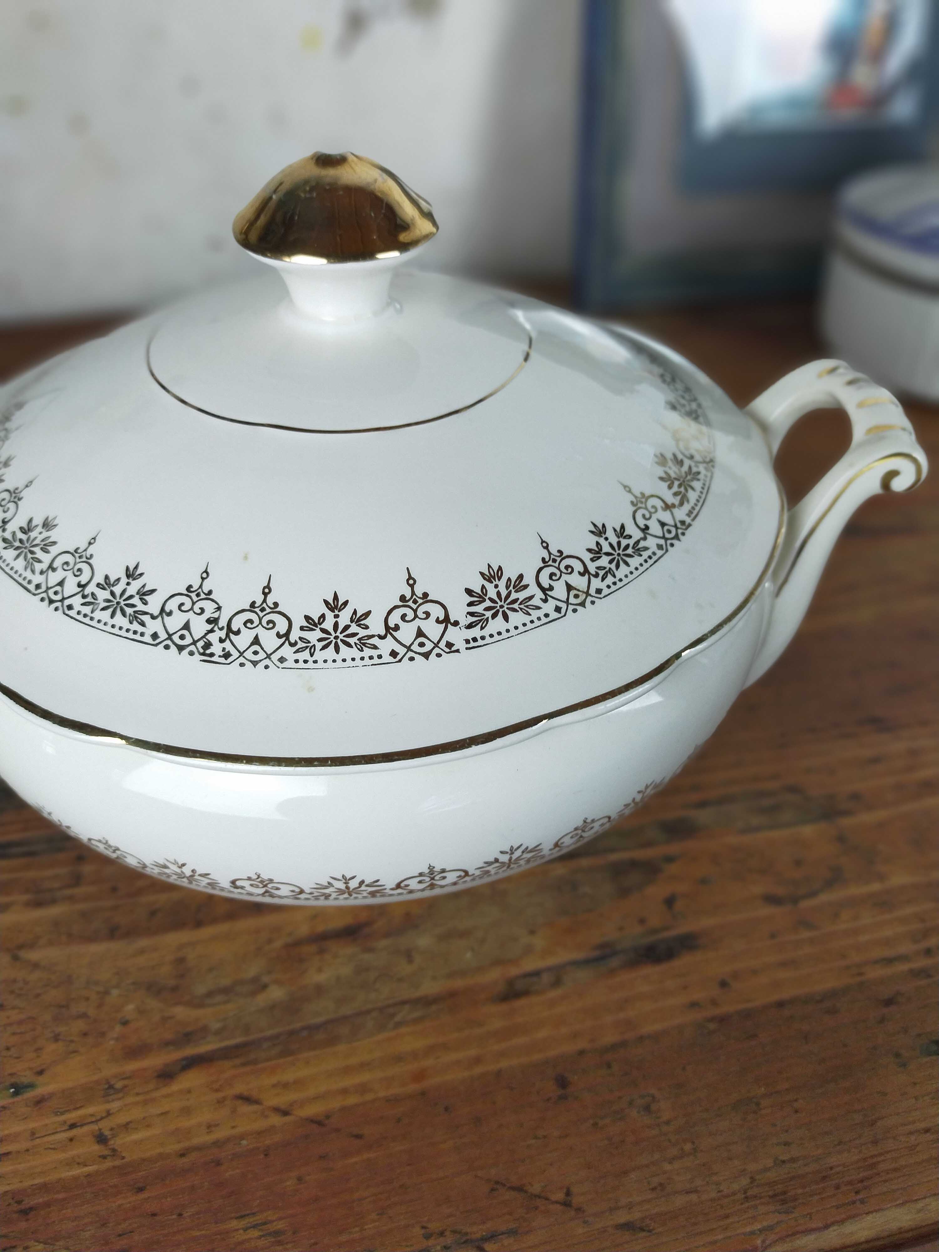 Villeroy and Boch tureen