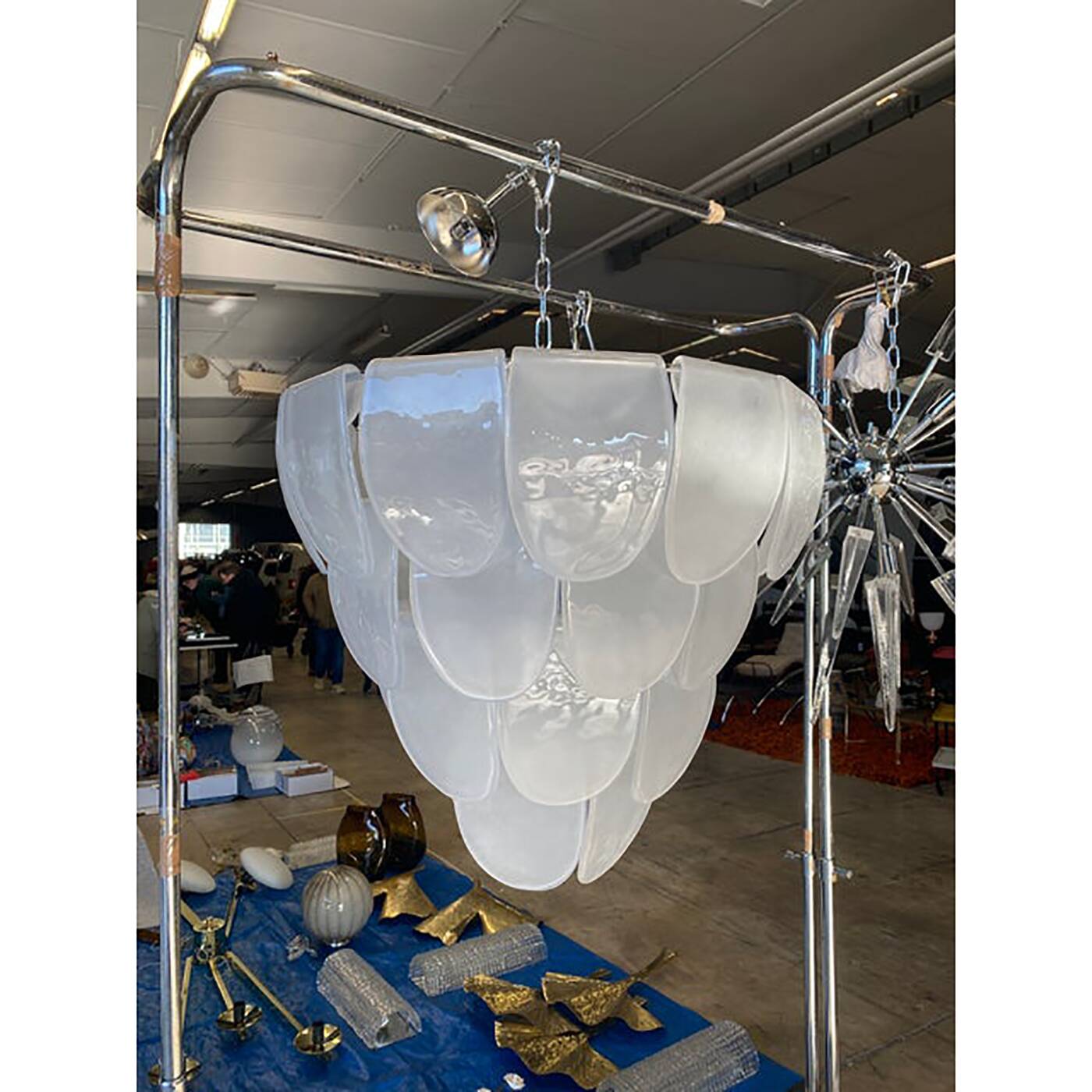 Glass Kromo With Frosted Leaves Candlestick