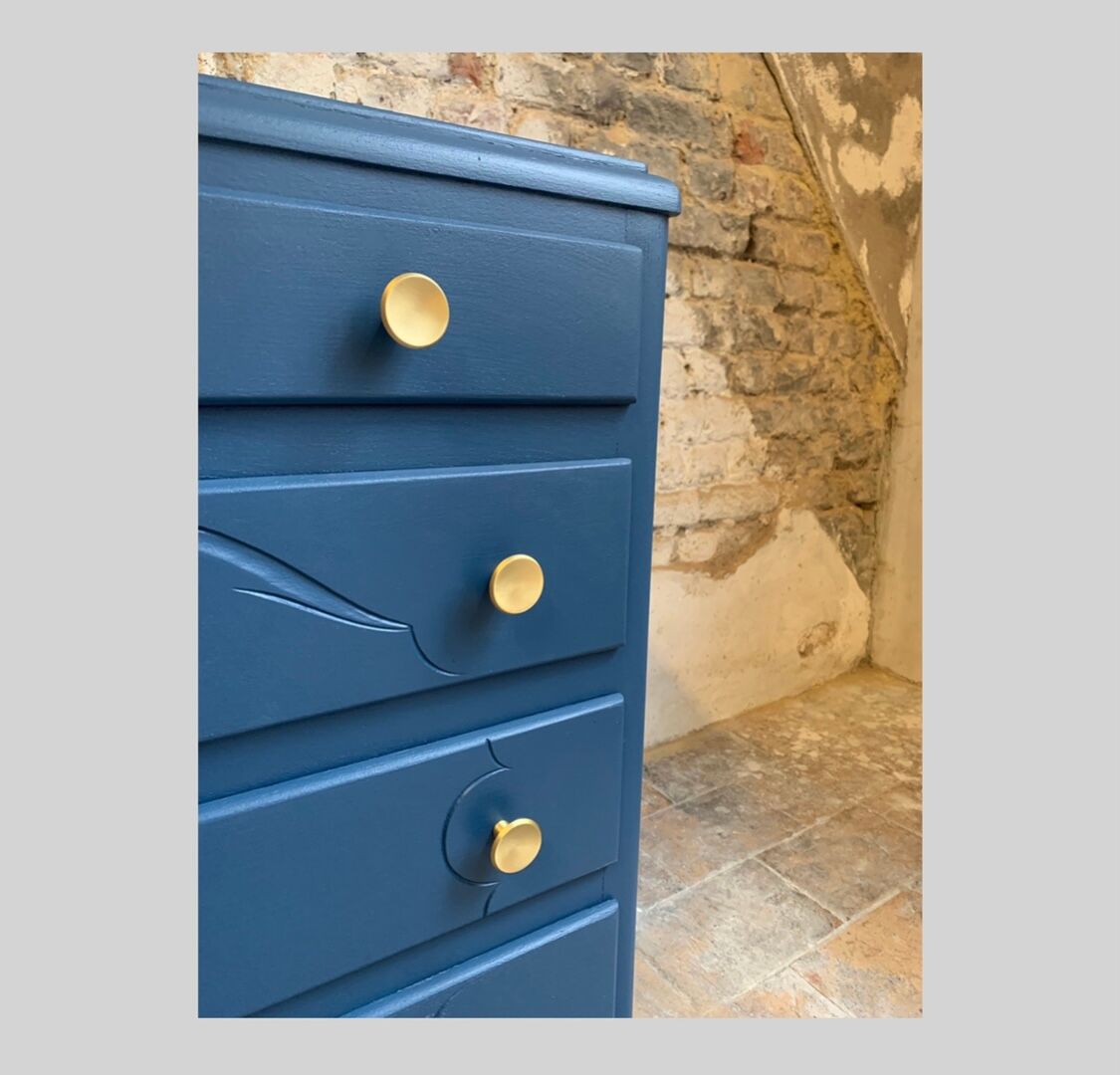 Art deco chest of drawers