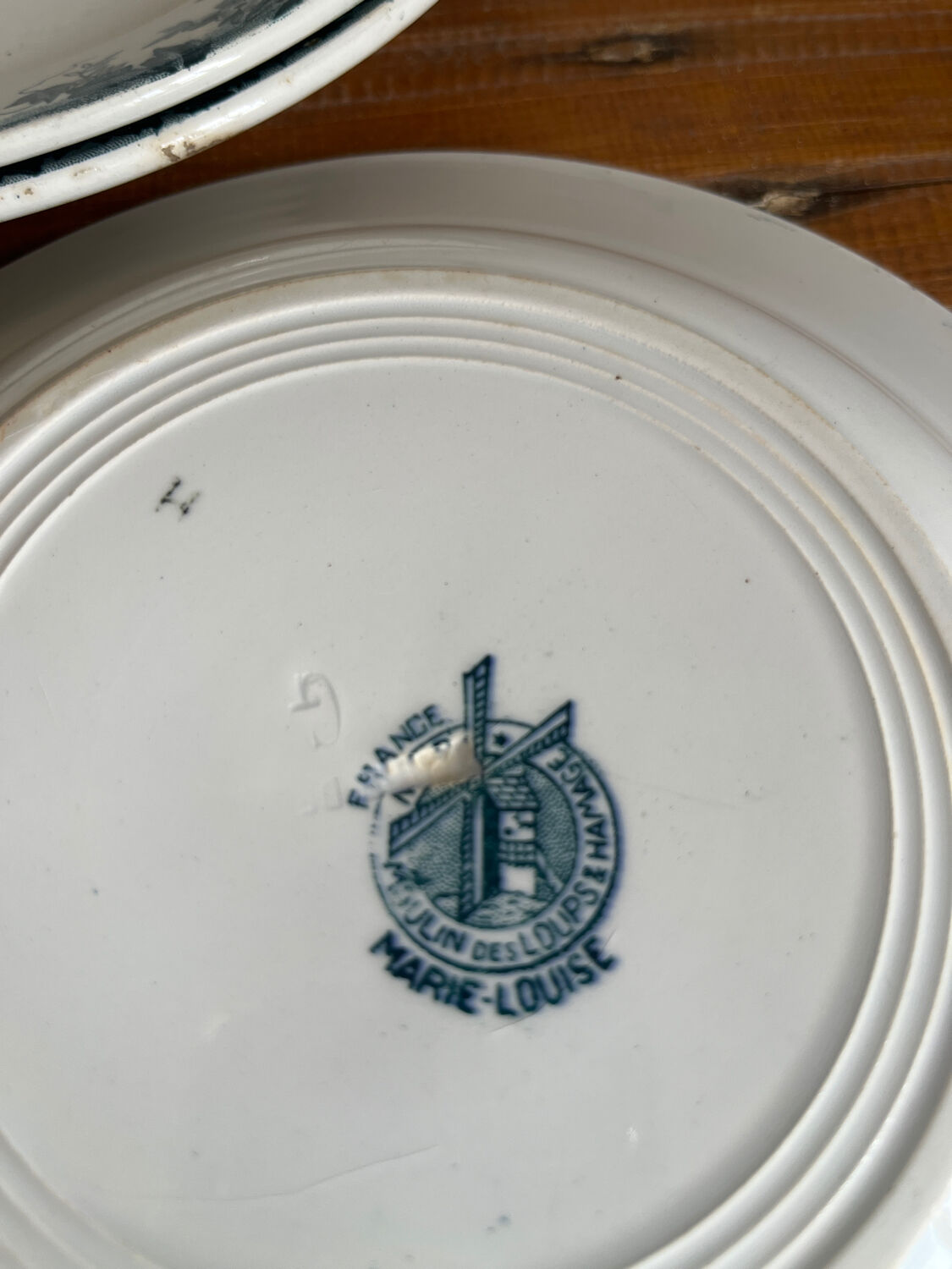 3 deep plates Terre de Fer