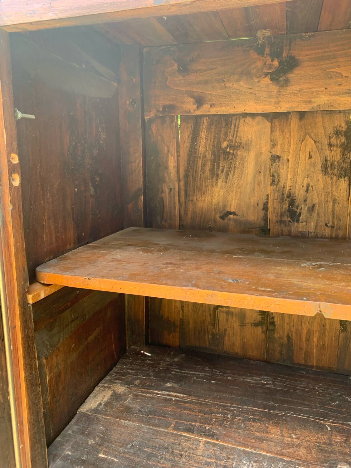 Armoire bassette de style louis XIII epoque 18 eme