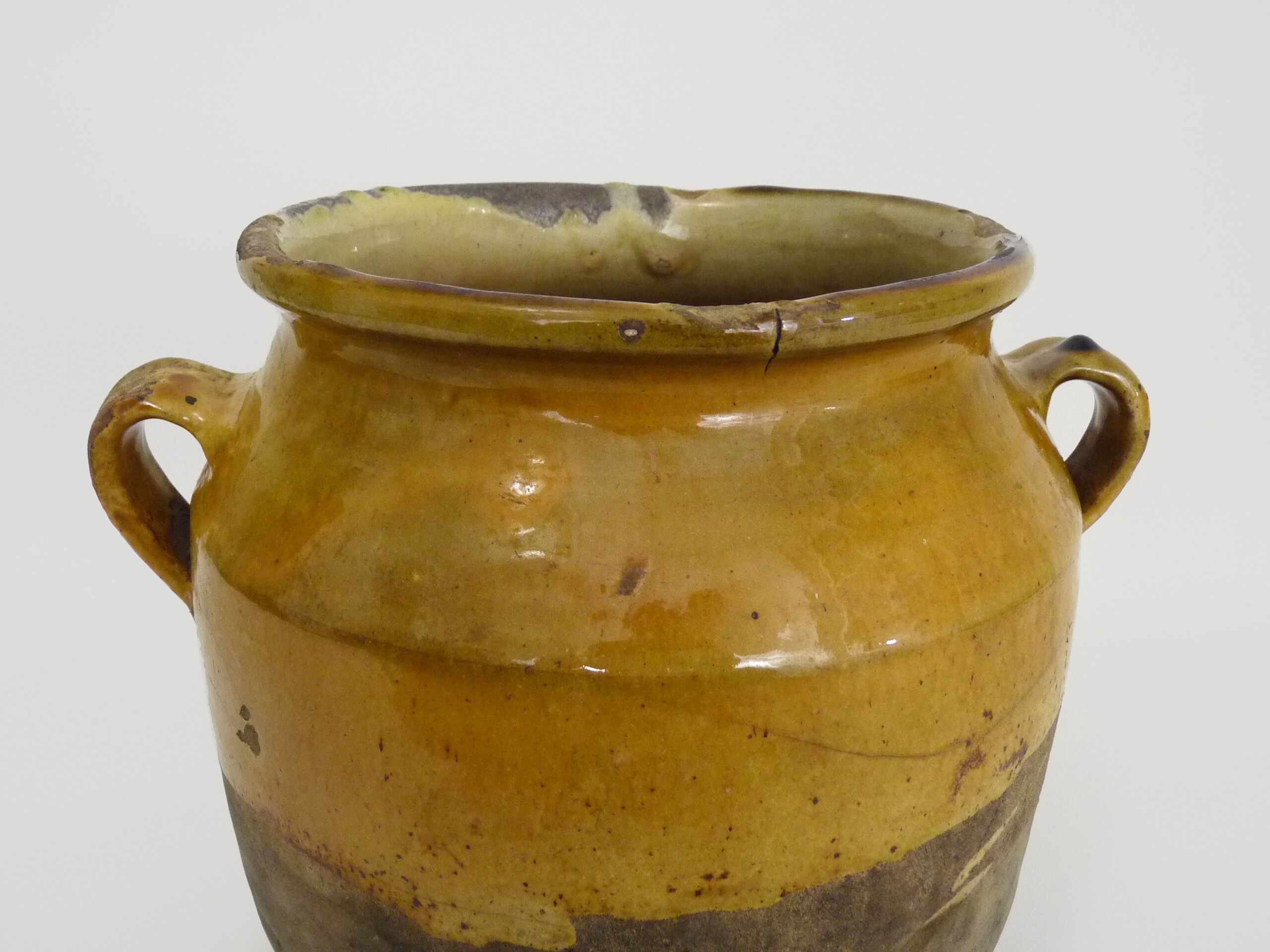 Varnished yellow confit pot, south-west of France. Conservation jar. Pyrenees XIXth