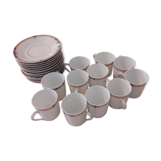 Lot de 11 tasses et sous tasses à café + sucrier en porcelaine de limoges, philippe deshoulières