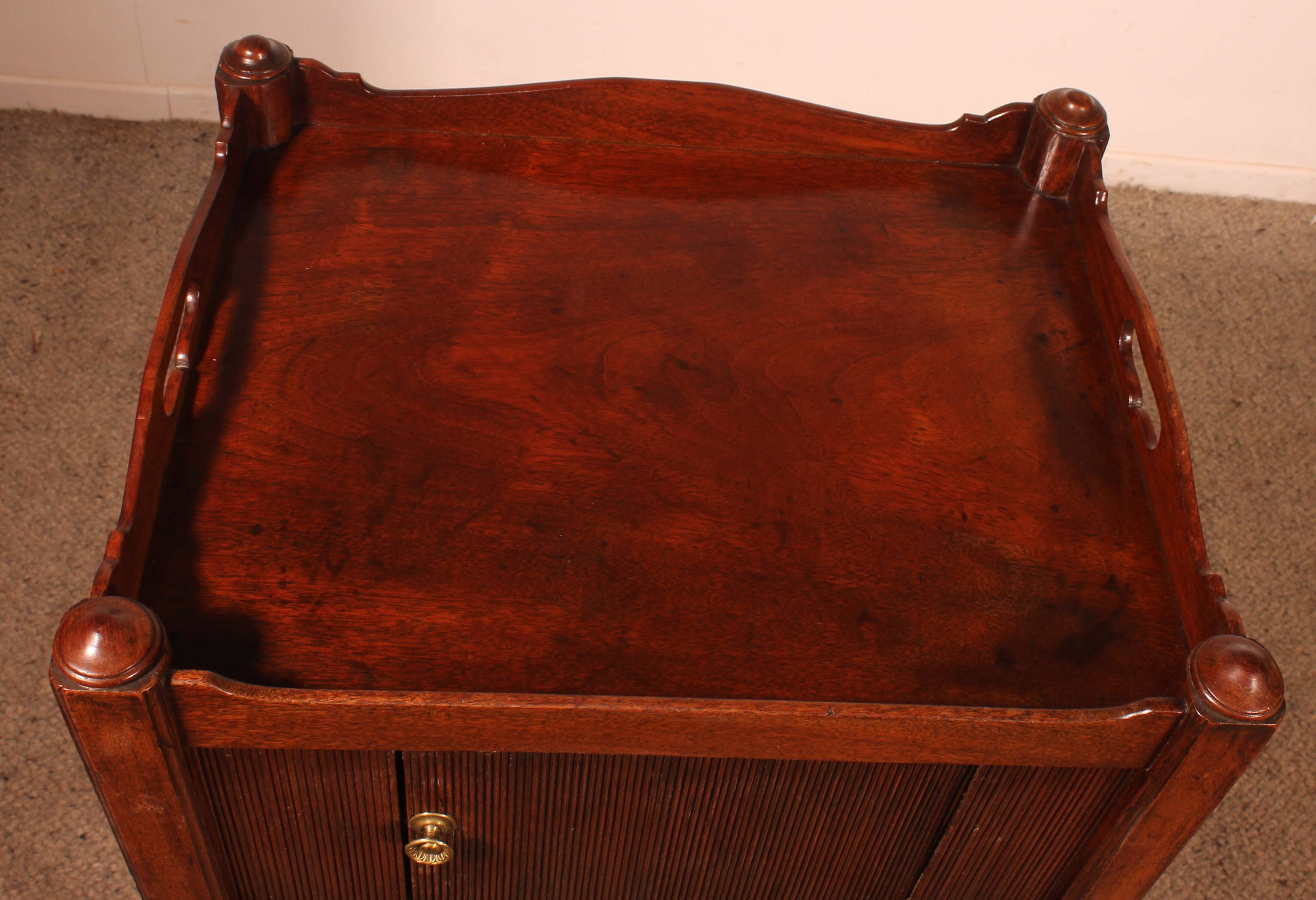 Mahogany curiosity cabinet - 18th century