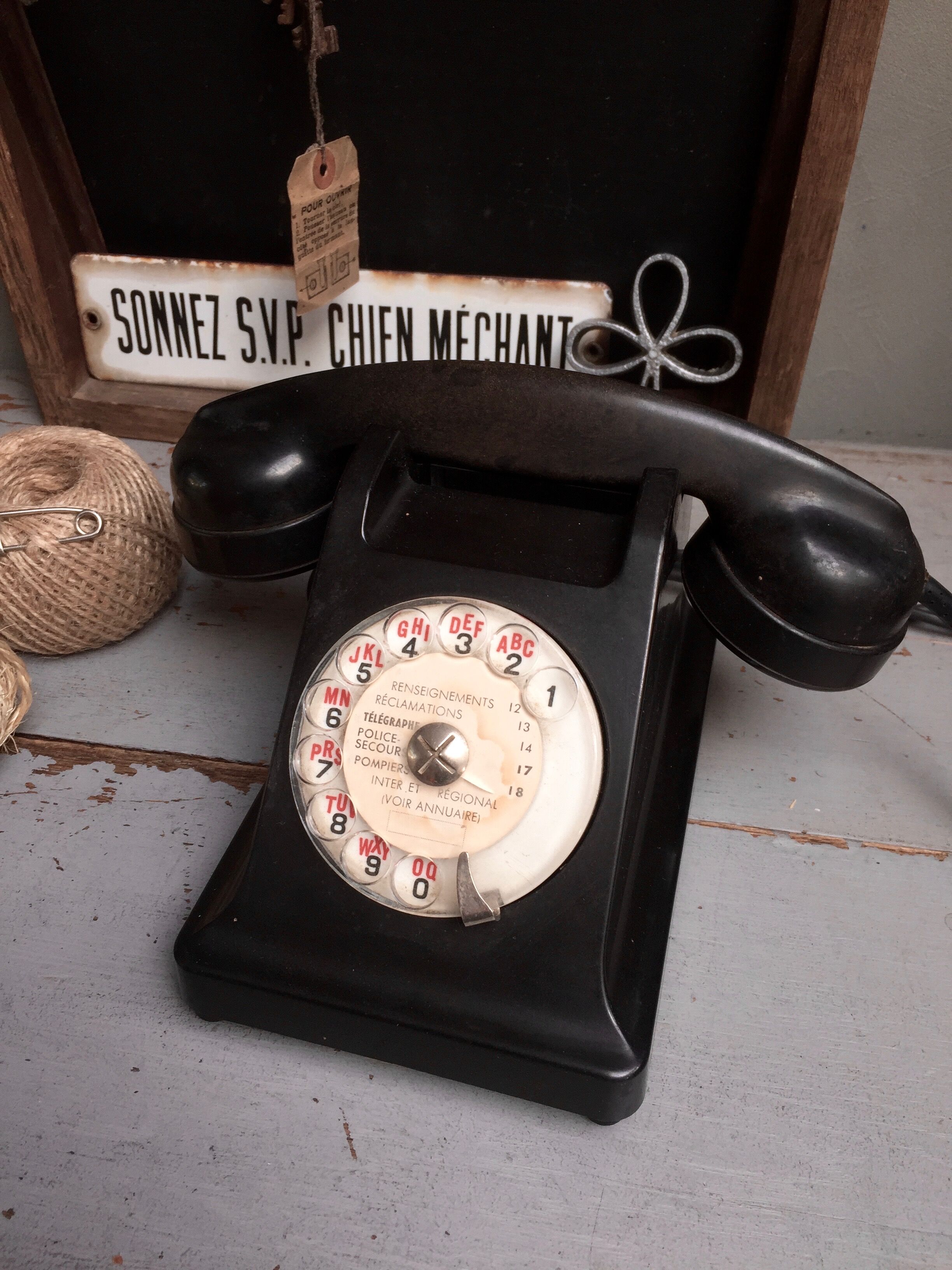 Black bakelite telephone