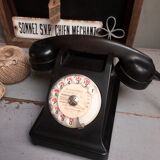 Black bakelite telephone